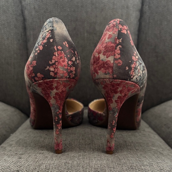 Jessica Simpson Pink and Gray Floral Heels - Picture 4 of 4